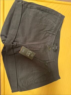 Dex Black Cuffed Mid Rise Shorts